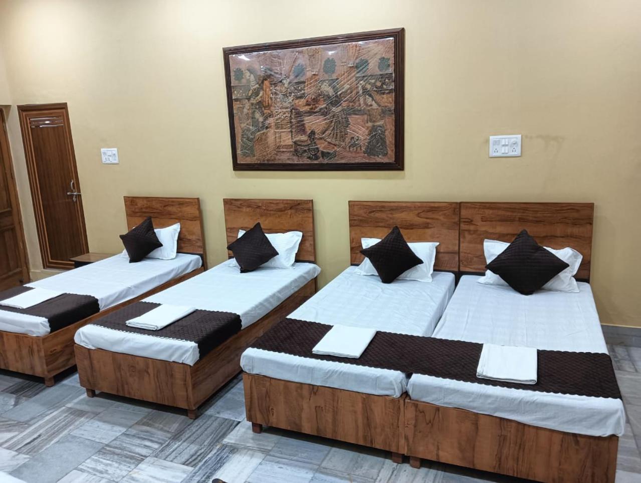 Vanika Homestay *