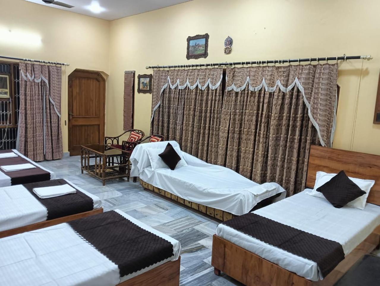 Vanika Homestay *